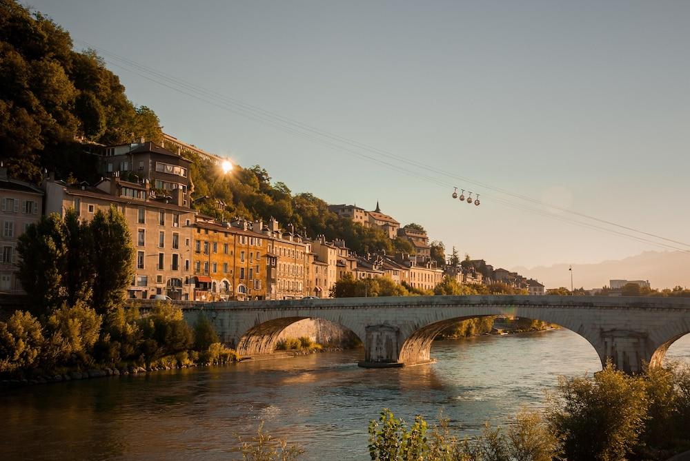 Hotel Premiere Classe Grenoble Sud - Gieres Universite Zewnętrze zdjęcie